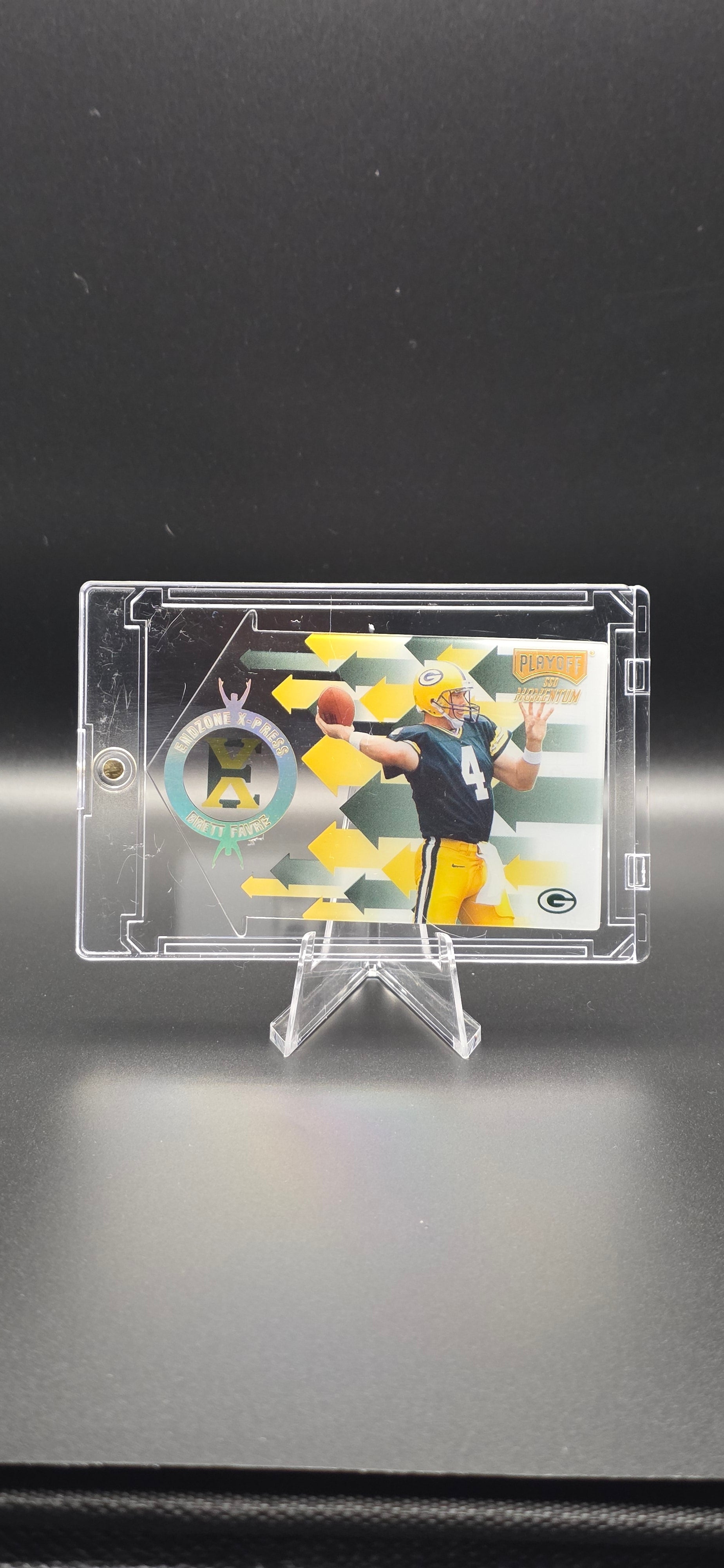 1998 Playoff Momentum Retail Endzone X-Press Brett Favre #R10